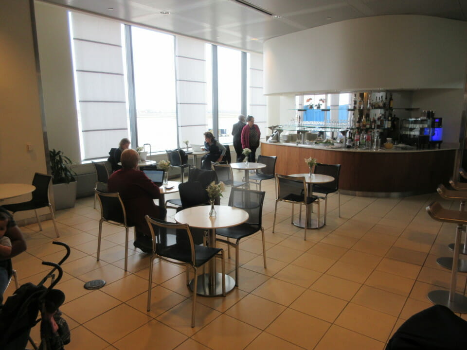 Review Lufthansa Senator & Business Lounges at Detroit Airport (DTW)