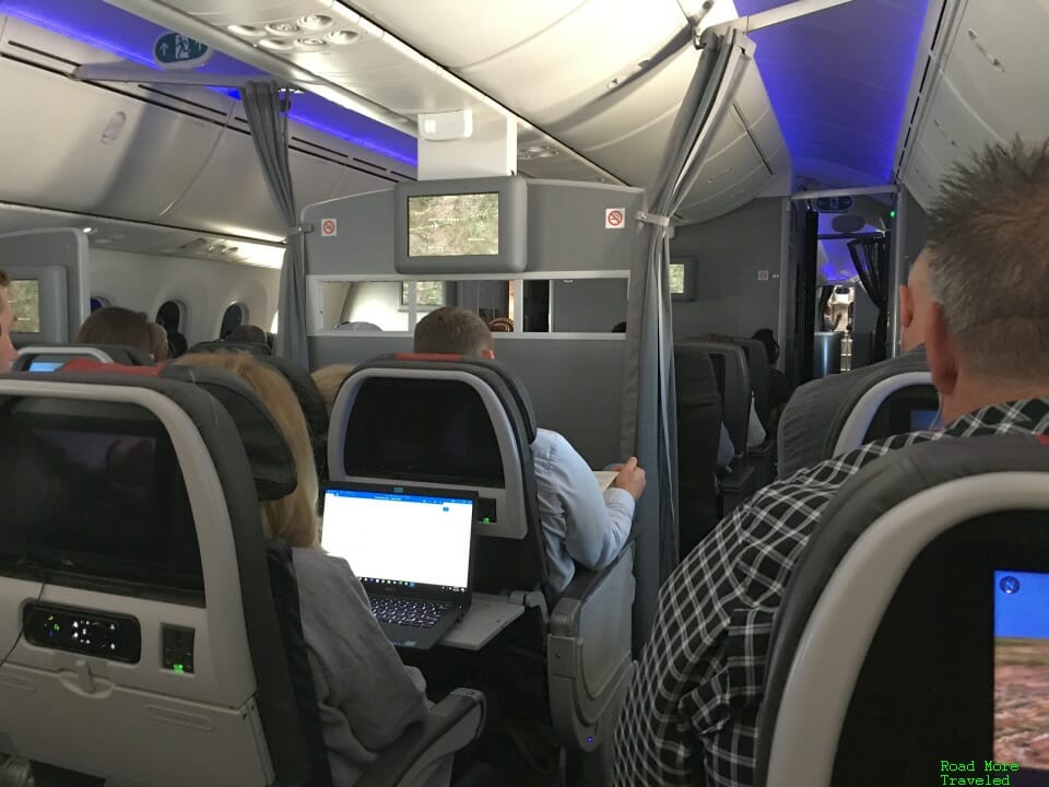 American B789 Main Cabin Extra interior