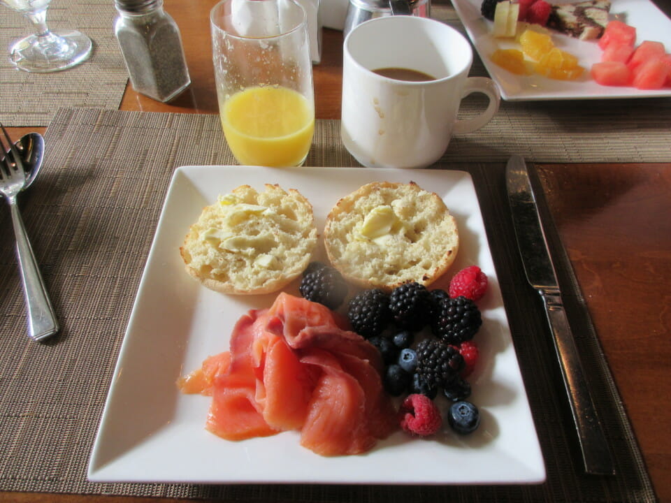 a plate of food and a drink