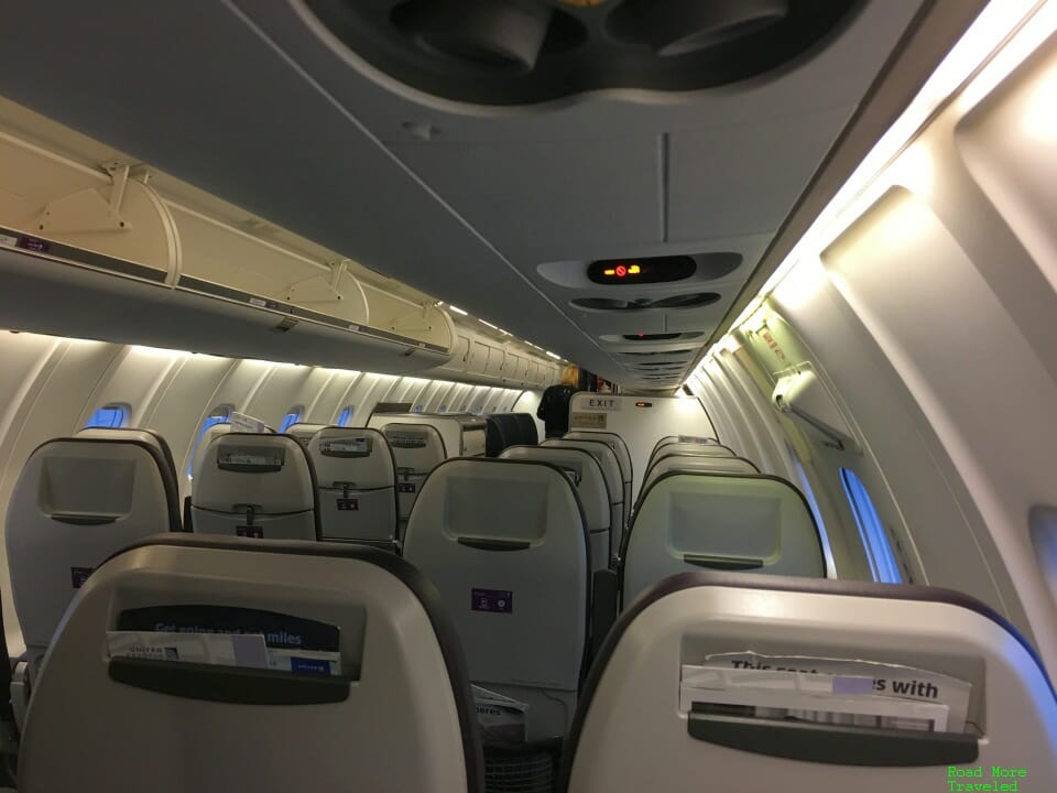 UA CRJ-550 Y cabin - forward view