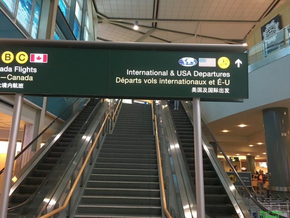 YVR International/USA Departures sign