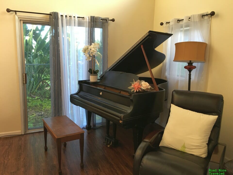 Piano in Hilo rental