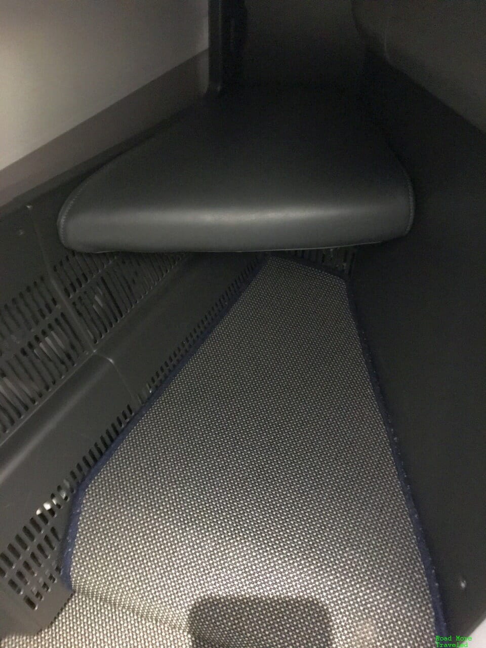 BA Club Suite footwell storage