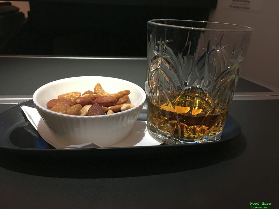 Singleton 12 single malt and nuts