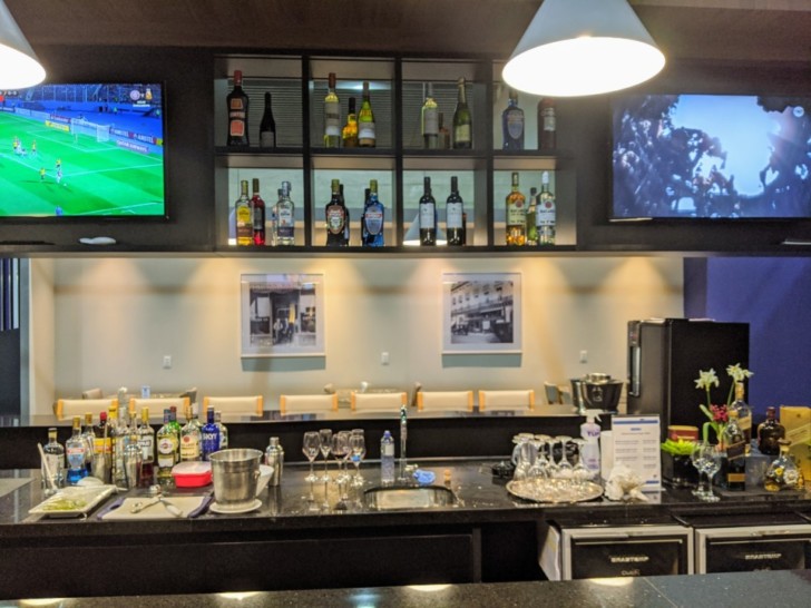 centurion lounge bar