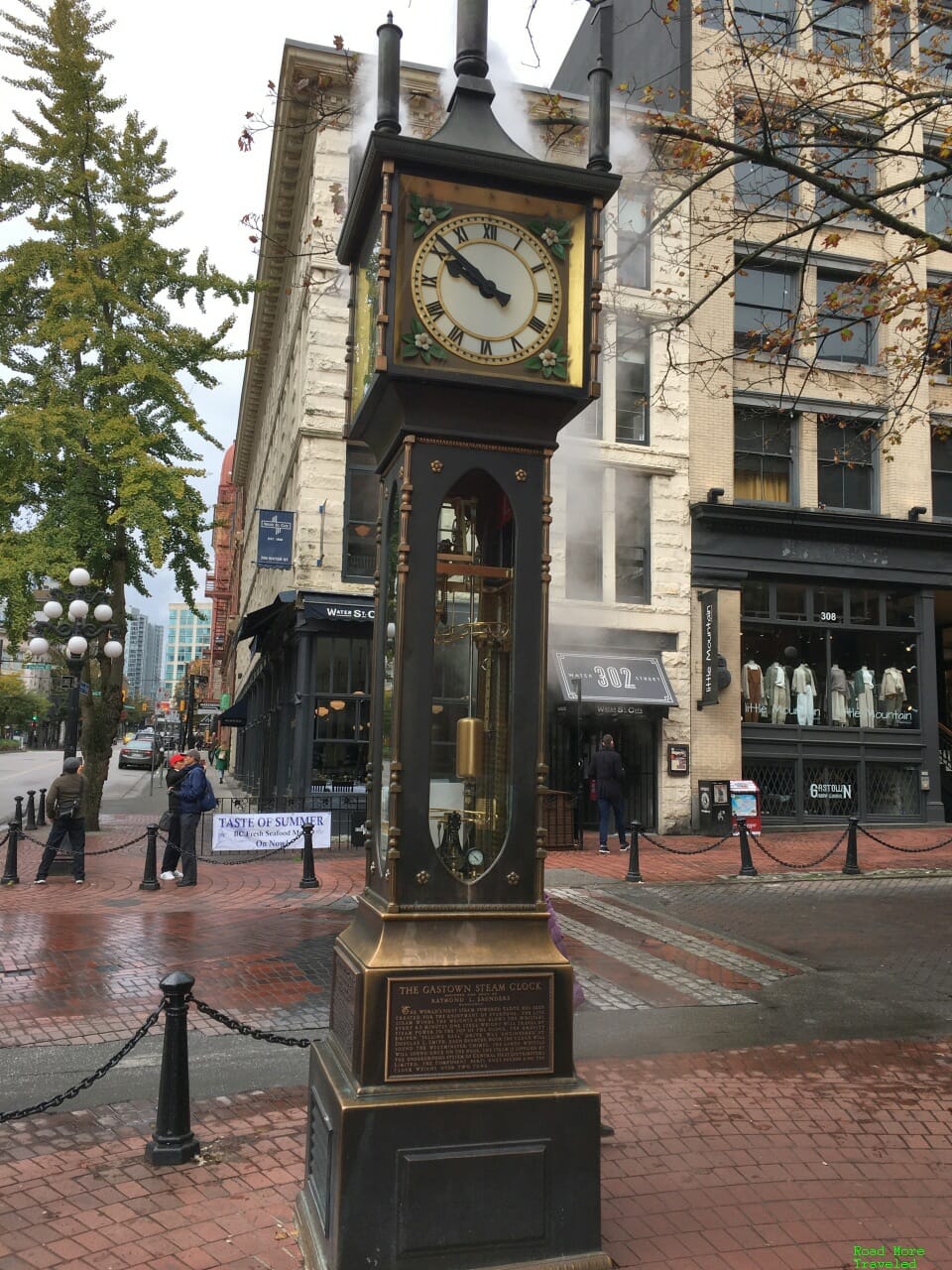 Morning Walking tour of Vancouver - Gastown Steam Clock