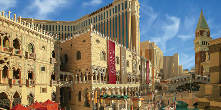 a large building with many windows