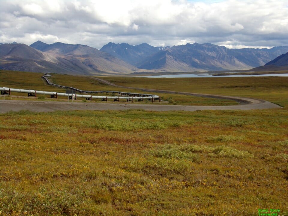 Dalton Highway and Alaska Pipeline, southbound MP 275