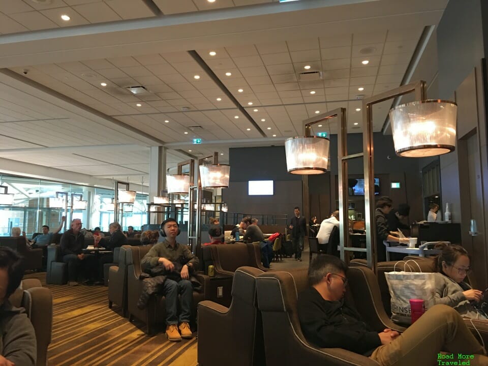 Plaza Premium YVR Domestic crowding