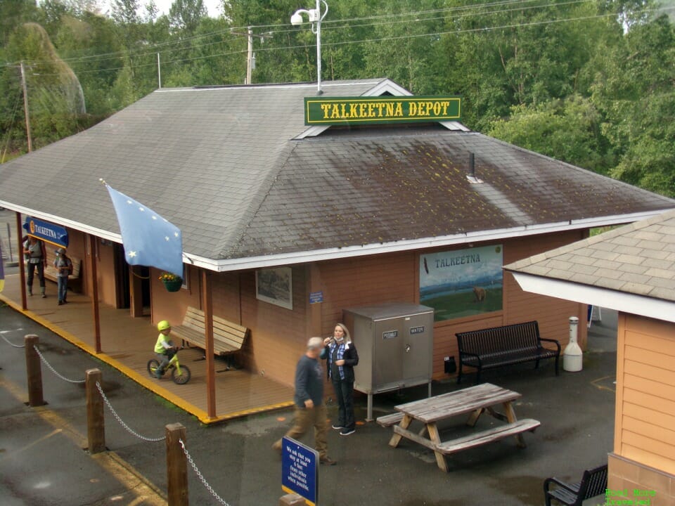 Alaska Railroad Denali Star Gold Star Class - Talkeetna depot