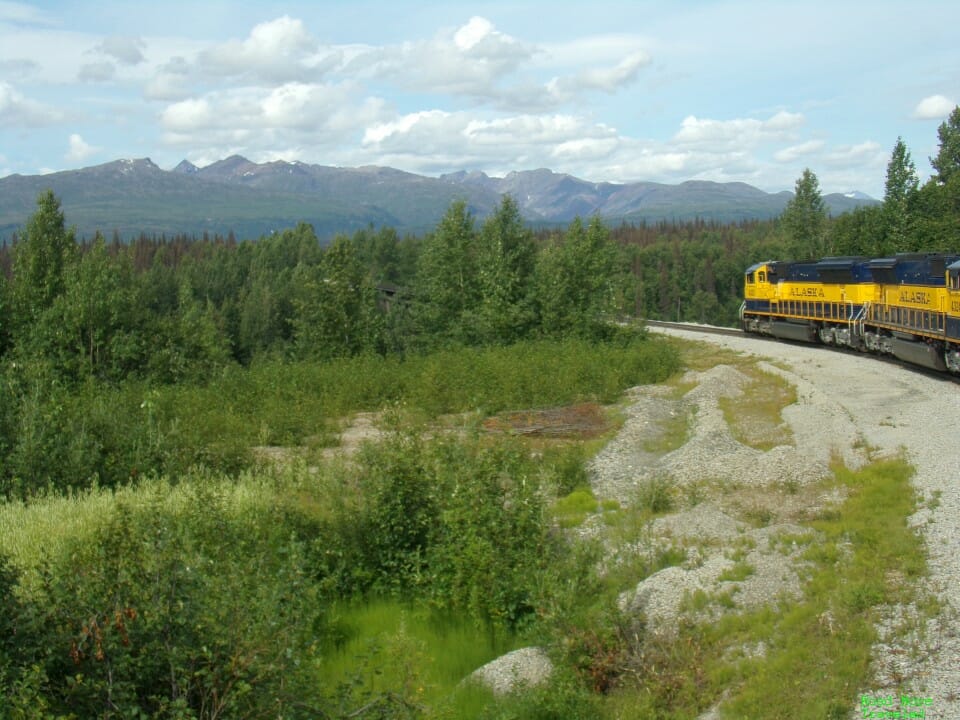 Alaska Railroad Denali Star Gold Star Class - Hurricane Gulch