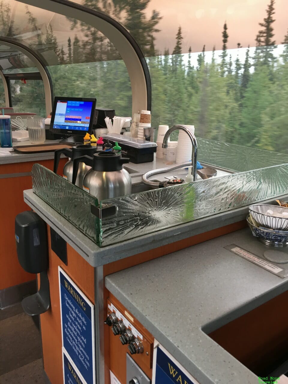 Alaska Railroad Denali Star Gold Star Class - bar