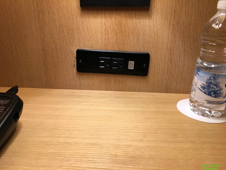 Delta Hotels by Marriott Toronto - nightstand power ports