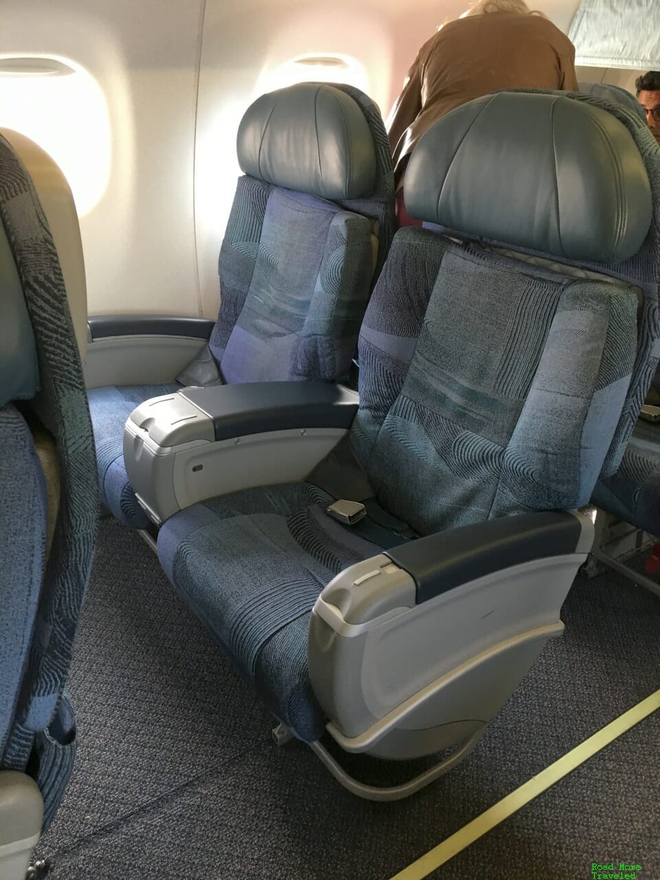 Air Canada E175 Business Class - double seats