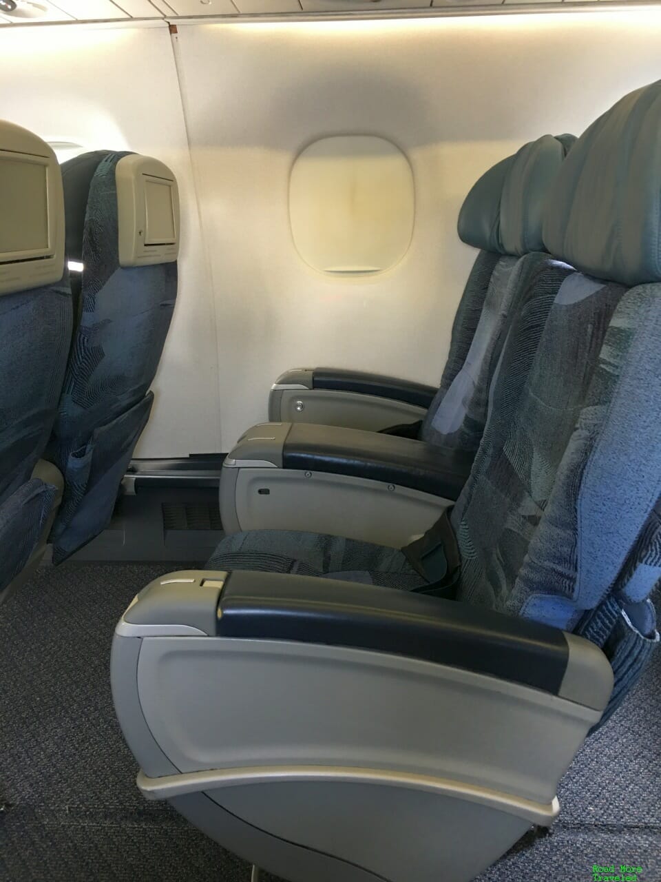 AC E175 Business Class seating