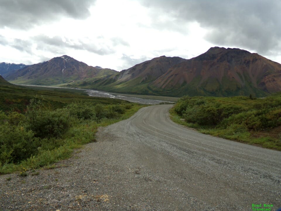 Denali Park Road descent to Toklat River