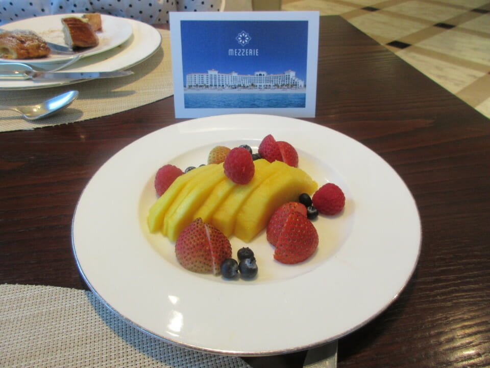 a plate of fruit on a table