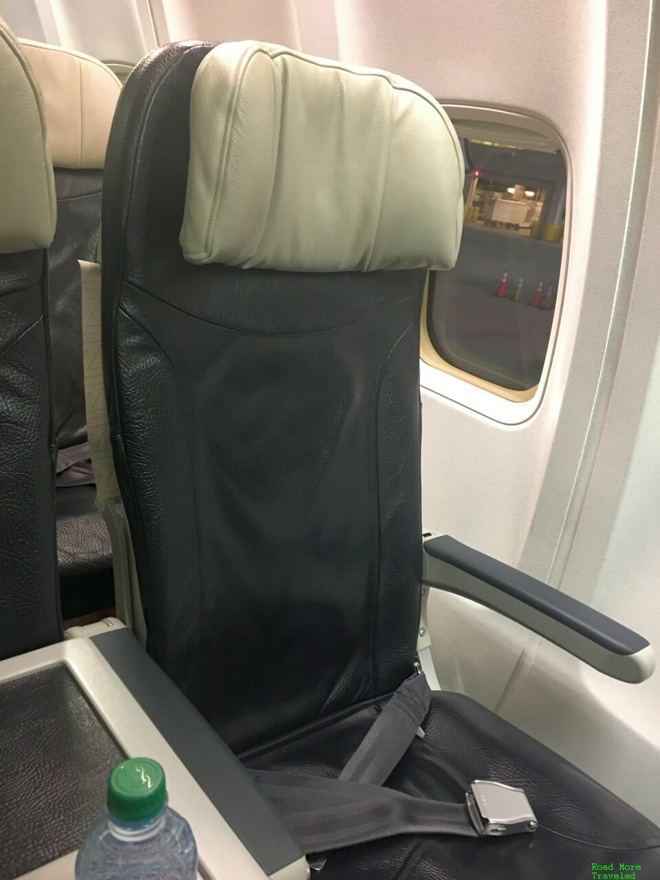 WestJet Premium B737 - seating