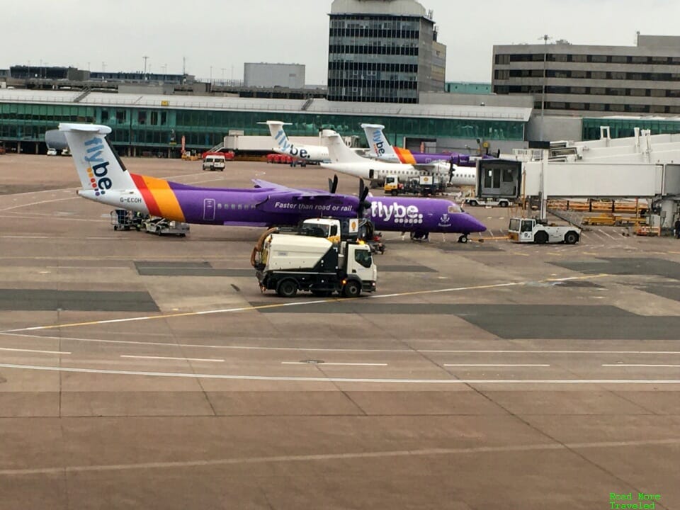 Flybe Q400 at MAN