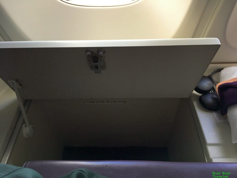 Virgin Atlantic B747 Premium Economy - larger storage bin