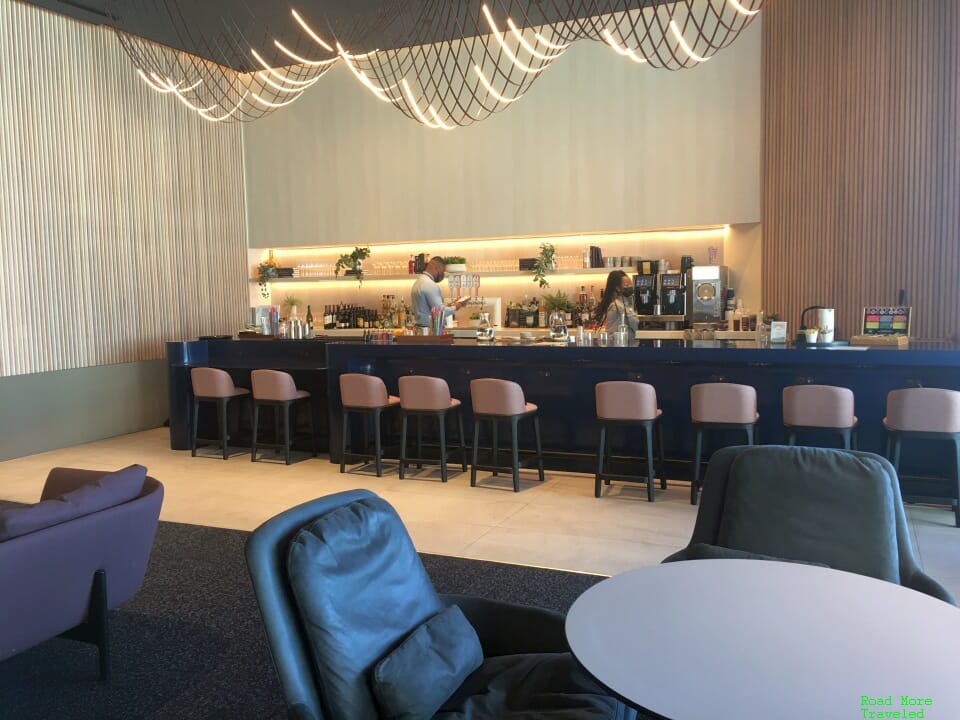 Capital One Lounge DFW Airport - bar