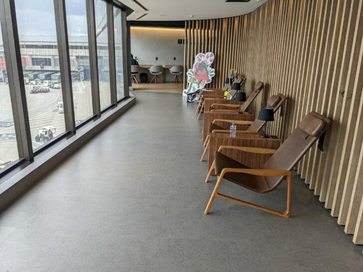 a row of chairs in a room