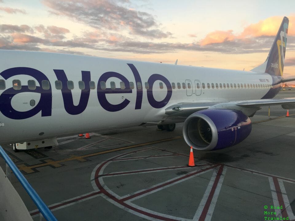 Avelo Airlines B738 at BUR