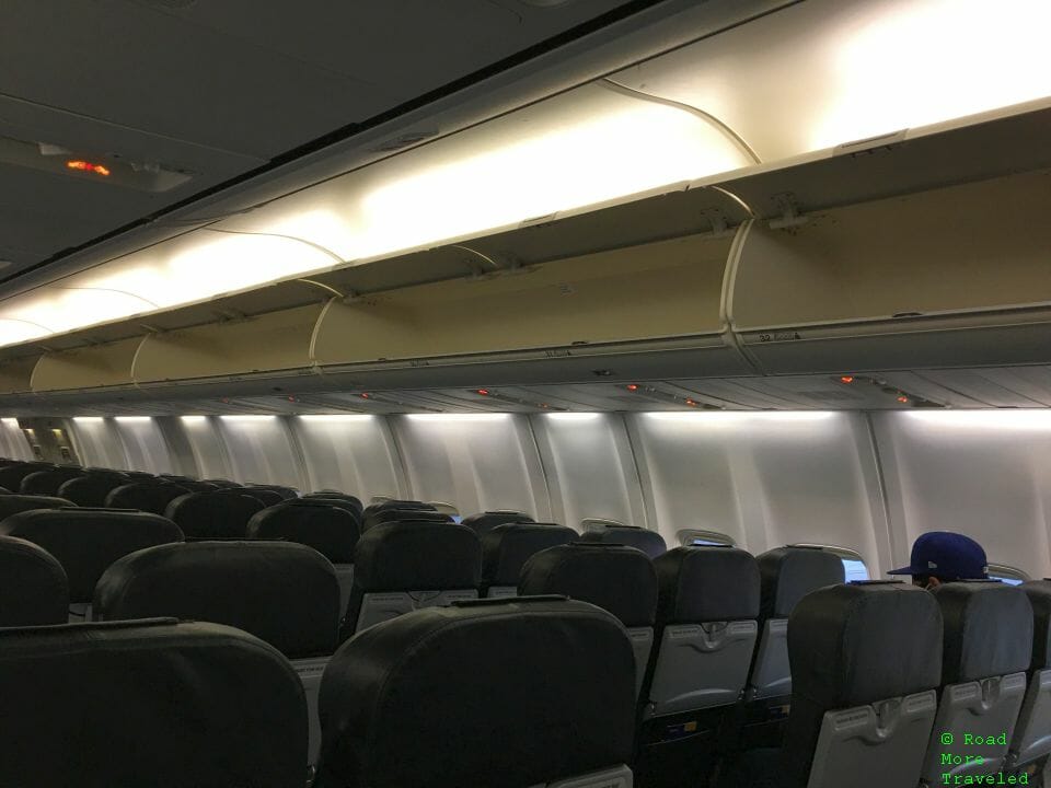 Avelo Airlines 737-800 overhead bins
