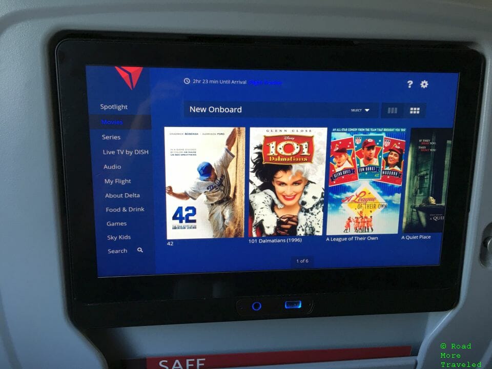 Delta A220-300 First Class - movies