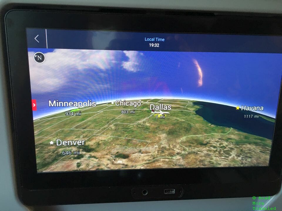 Delta A220-300 First Class - moving map view