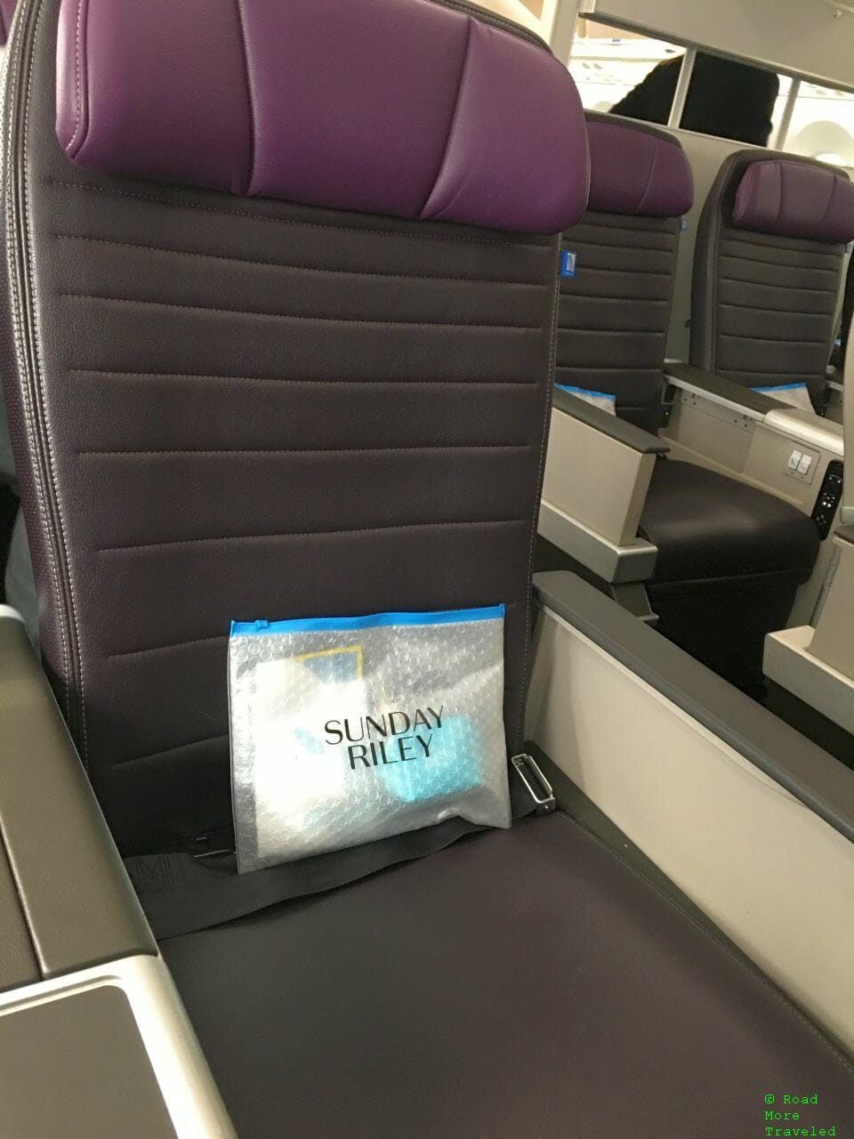 United B787-10 Premium Plus - seat