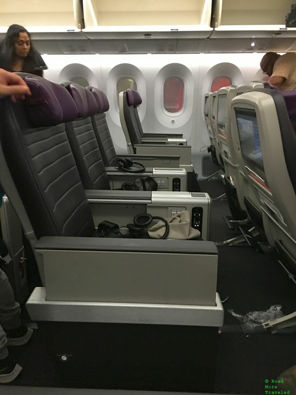 UA B787-10 Premium Plus seating