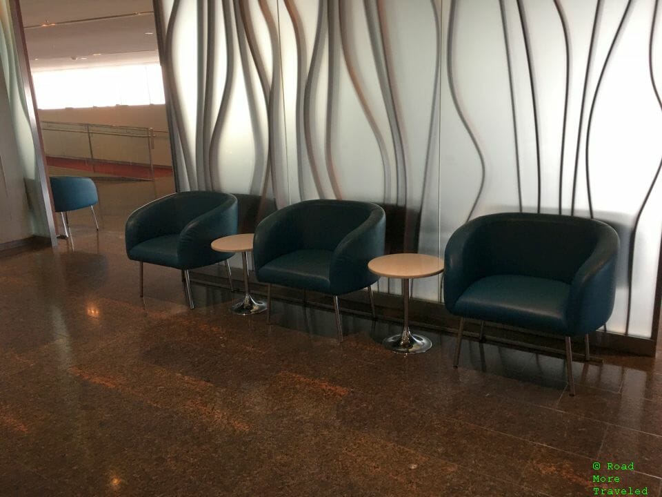 AC YYZ Maple Leaf Lounge Transborder - hidden seating