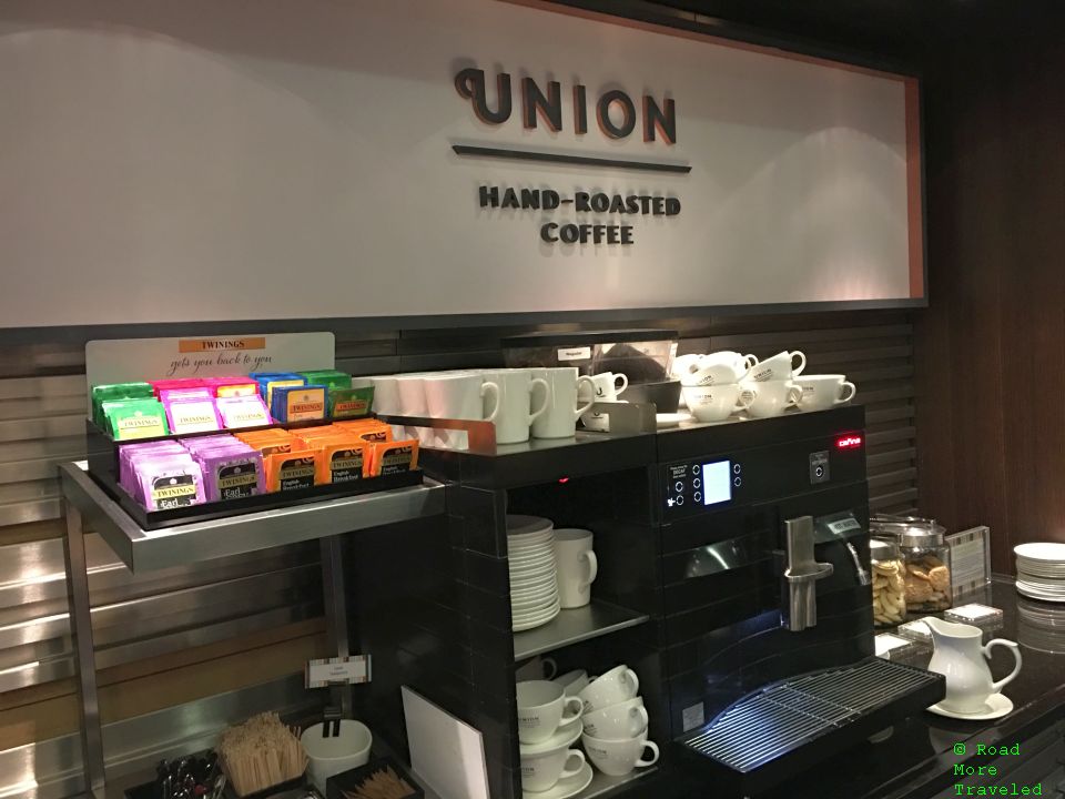 BA LHR T5 Arrivals Lounge - coffee station