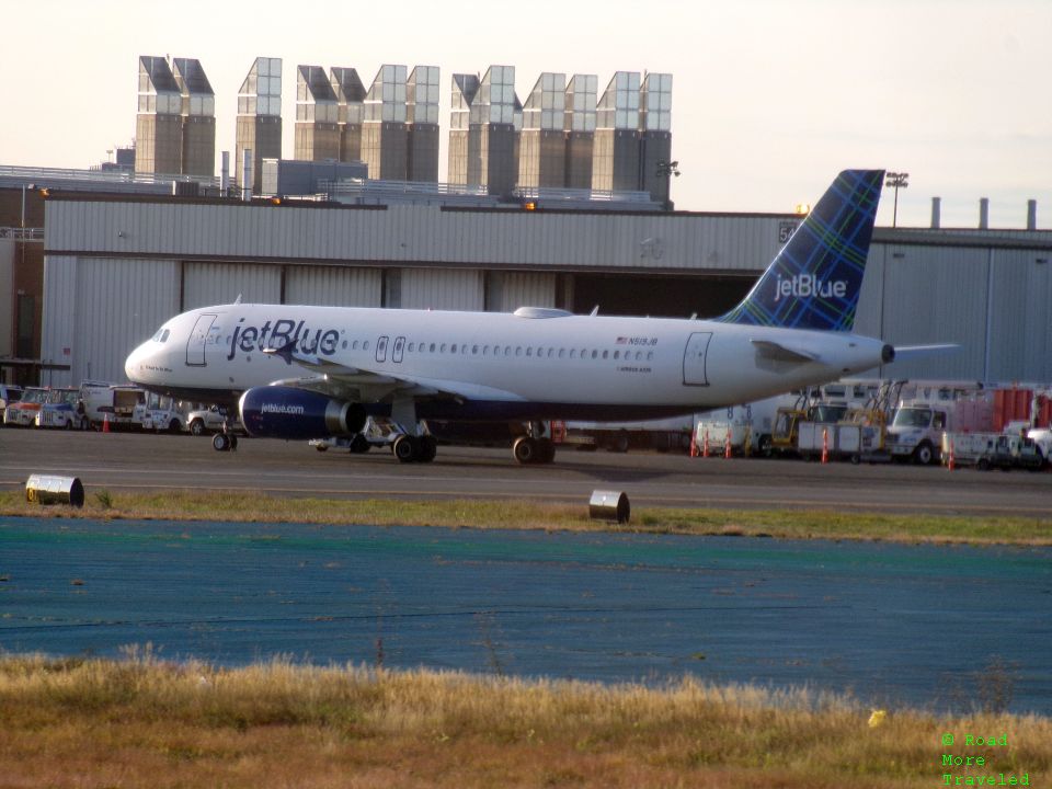 B6 A320 at BOS