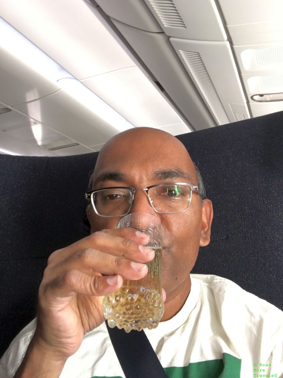 Finnair champagne selfie