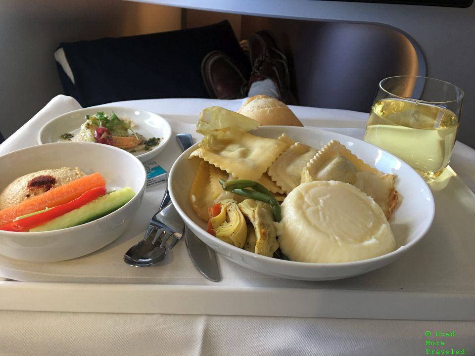 Finnair A350-900 Business Class - dinner