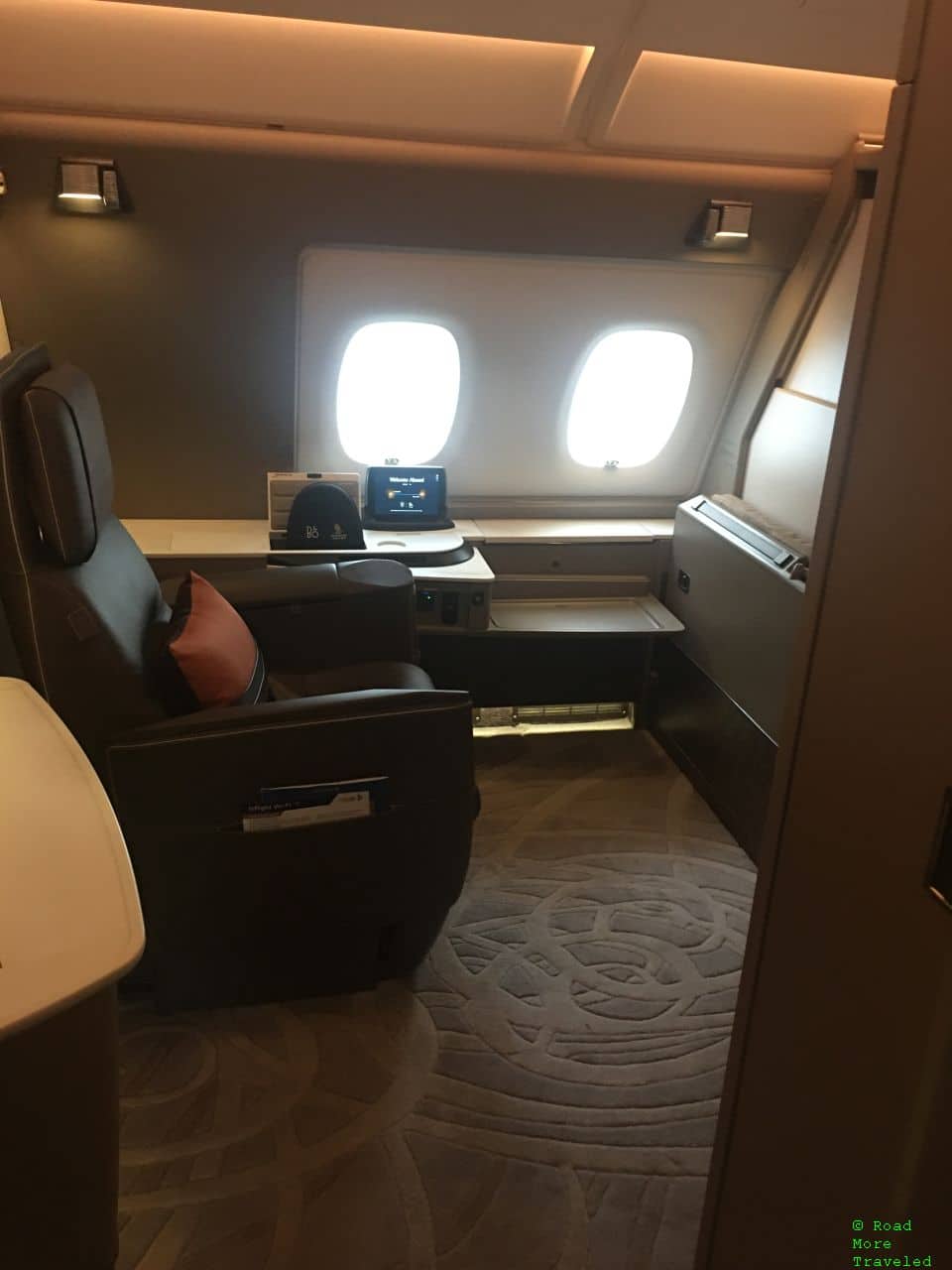SQ A380 suites - suite compartment