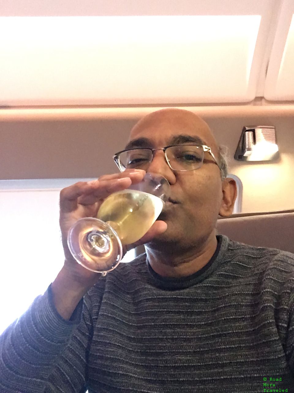 SQ A380 Suites - champagne selfie