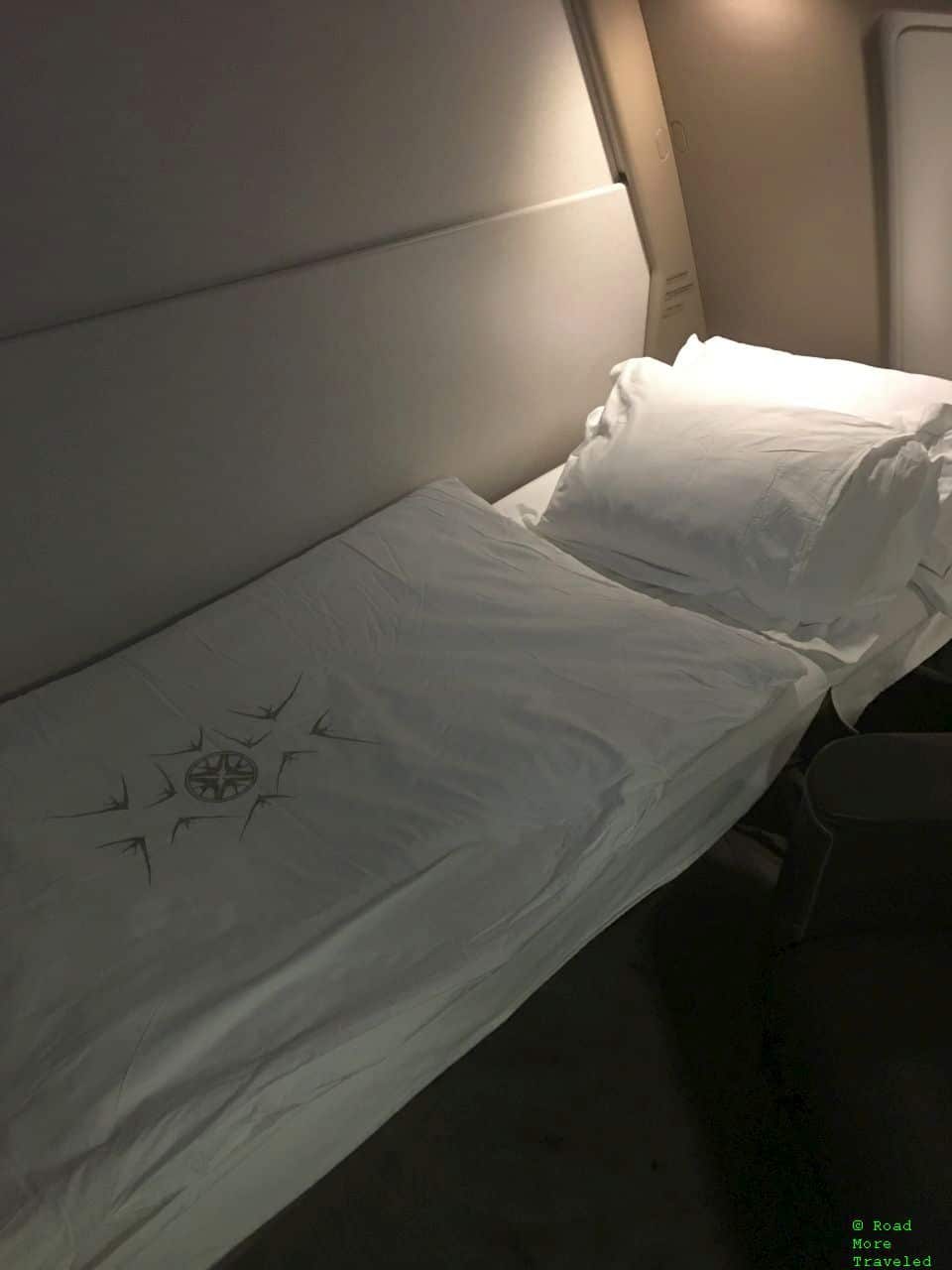 Singapore Airlines A380 Suites Class - bed