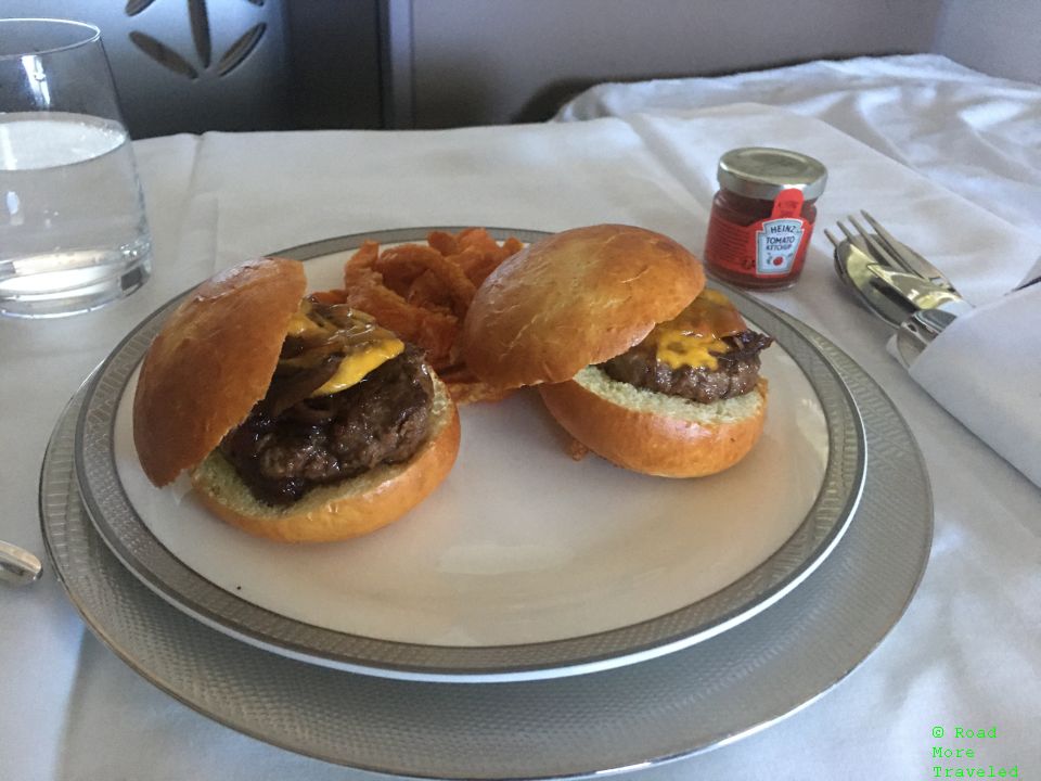 Singapore Airlines A380 Suites Class - pre-landing snack