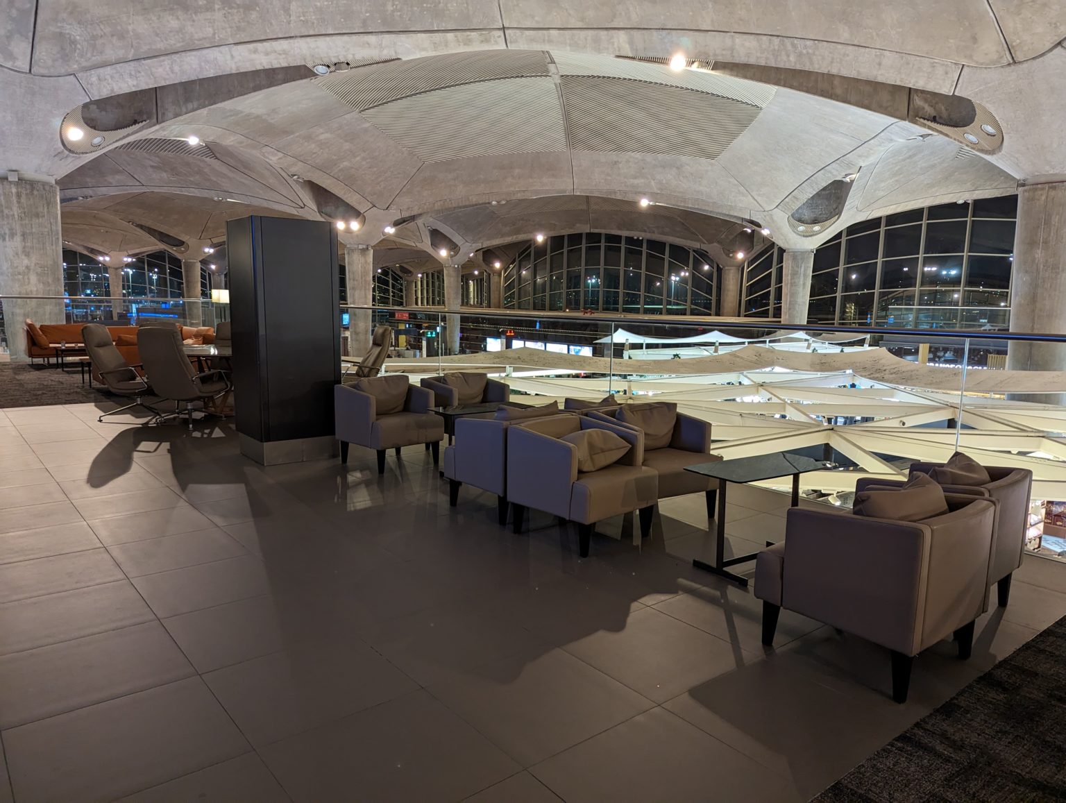 Review: Royal Jordanian Crown Lounge - Travel Codex