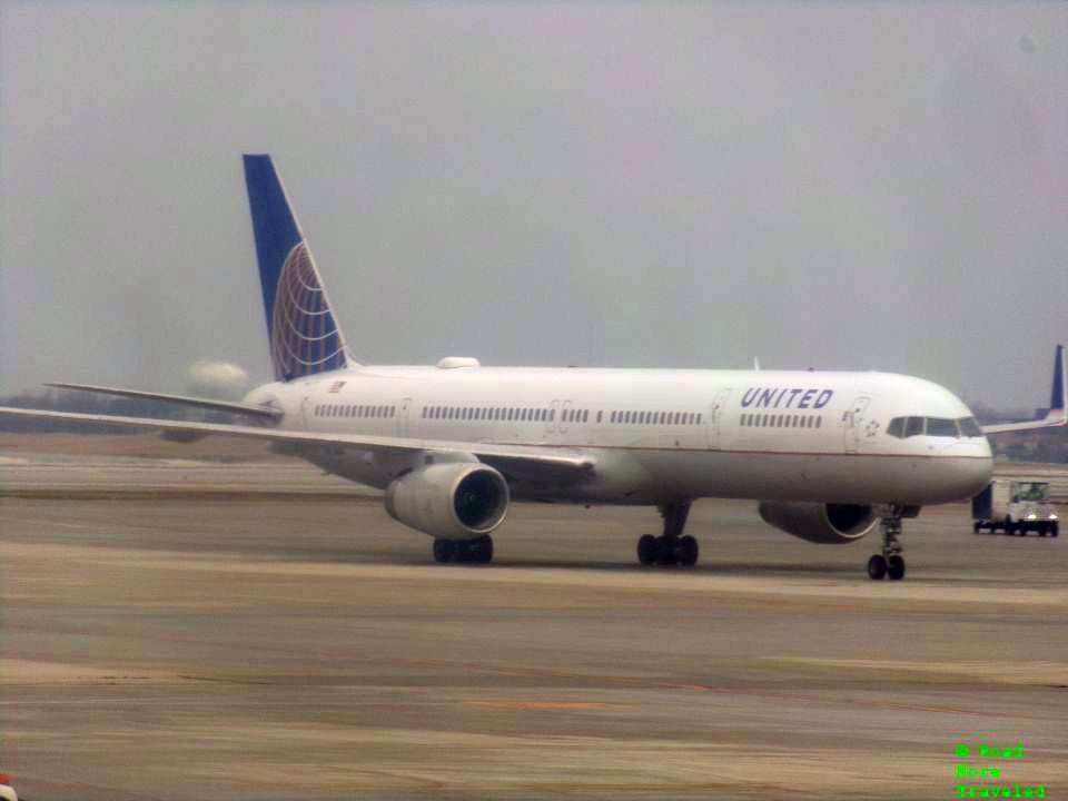 United 757-300 at ORD
