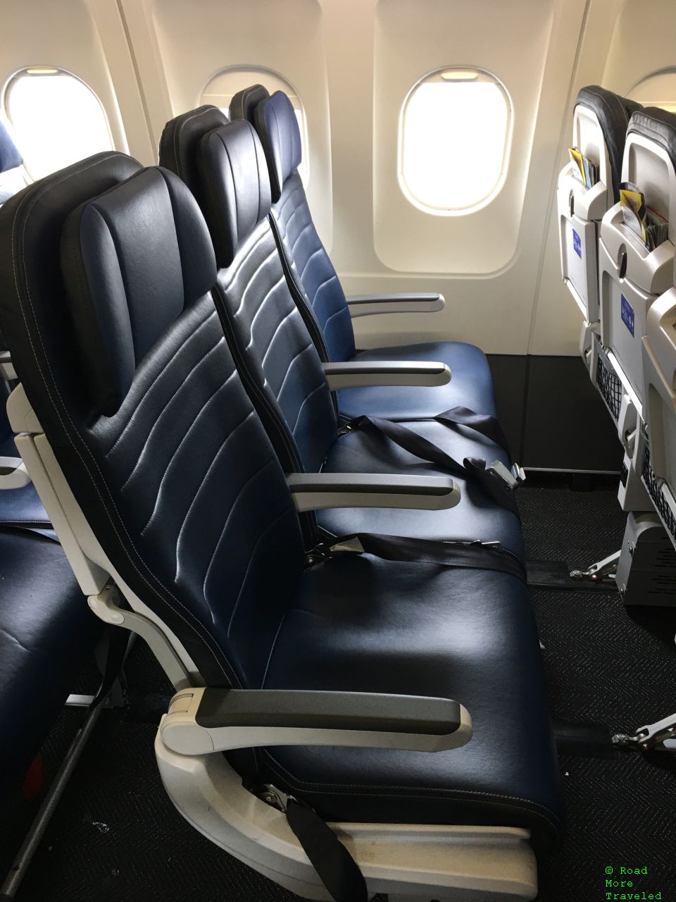 UA A319 Economy seating