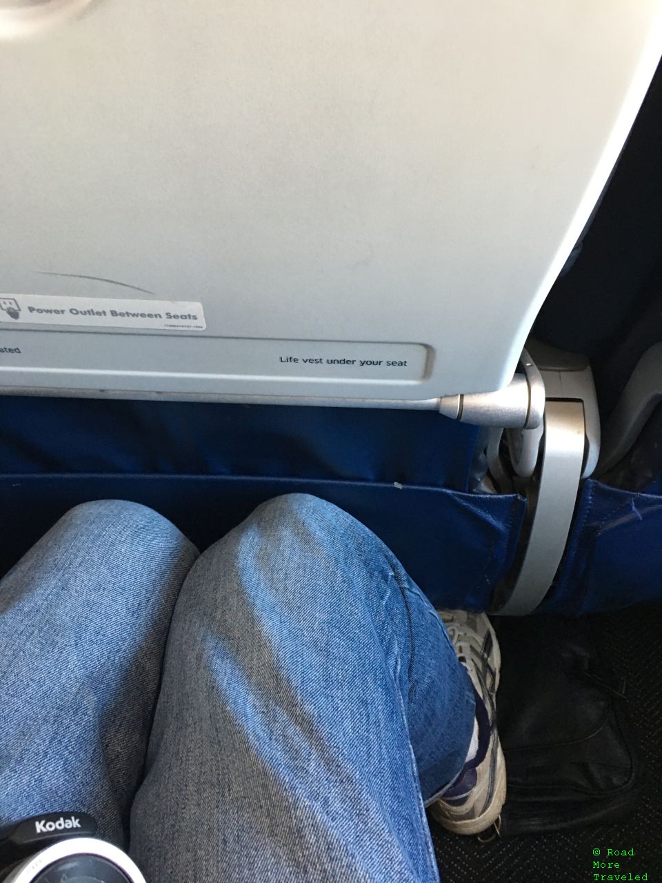 UA 737-900 economy legroom