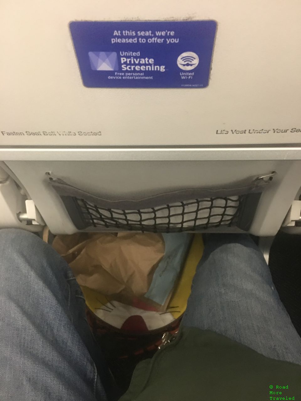 United Airlines Economy Class Review - A319 legroom
