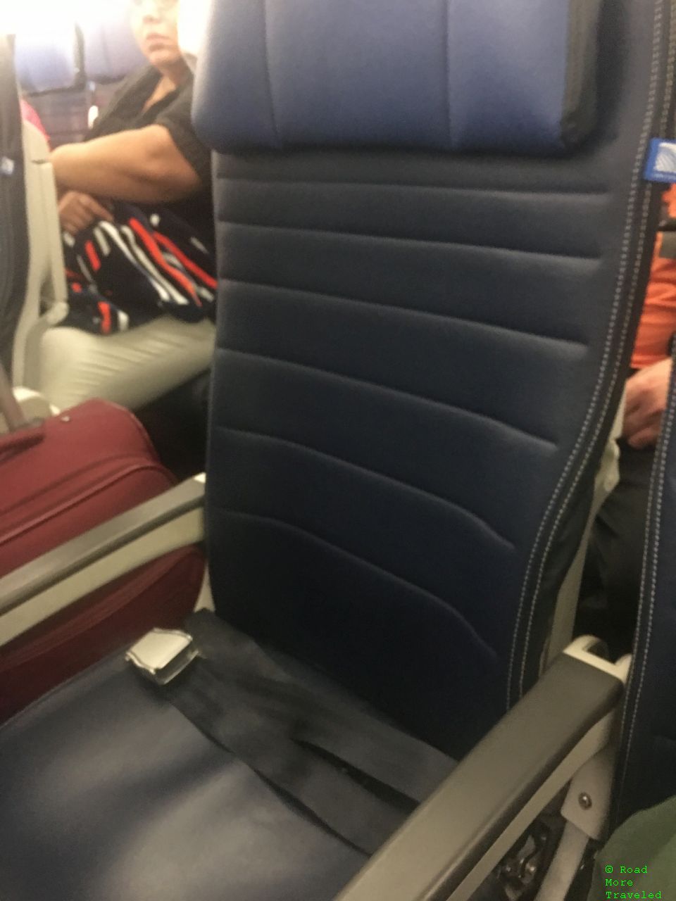 United Airlines Economy Class Review - A319 seating