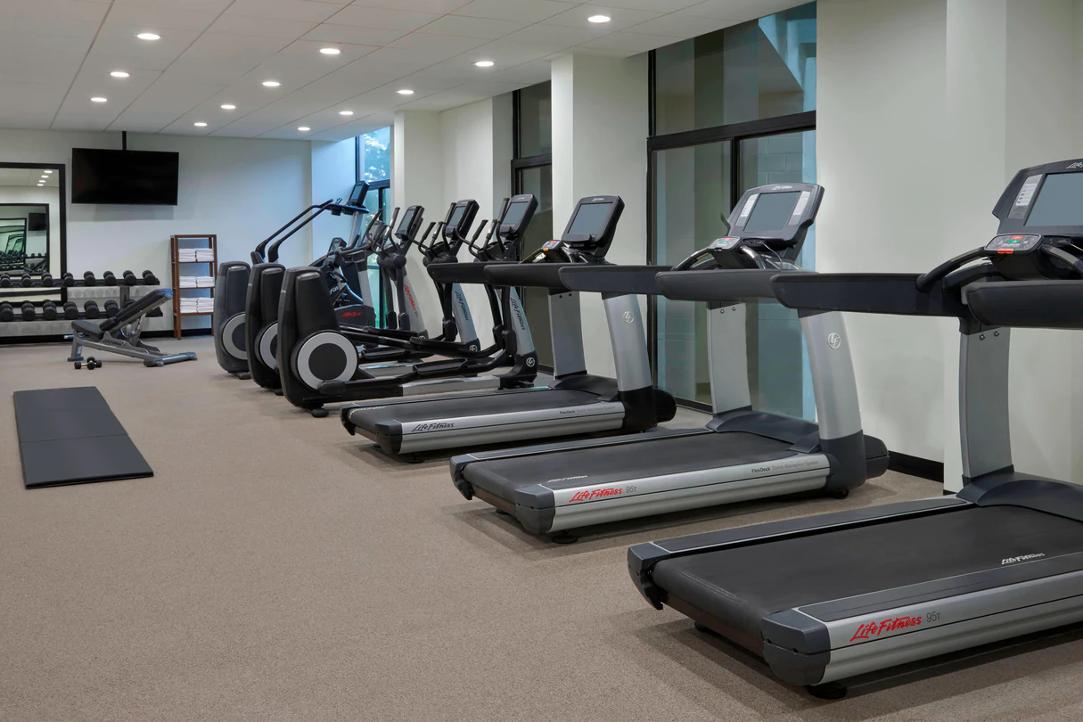 Four Points by Sheraton YYZ fitness center