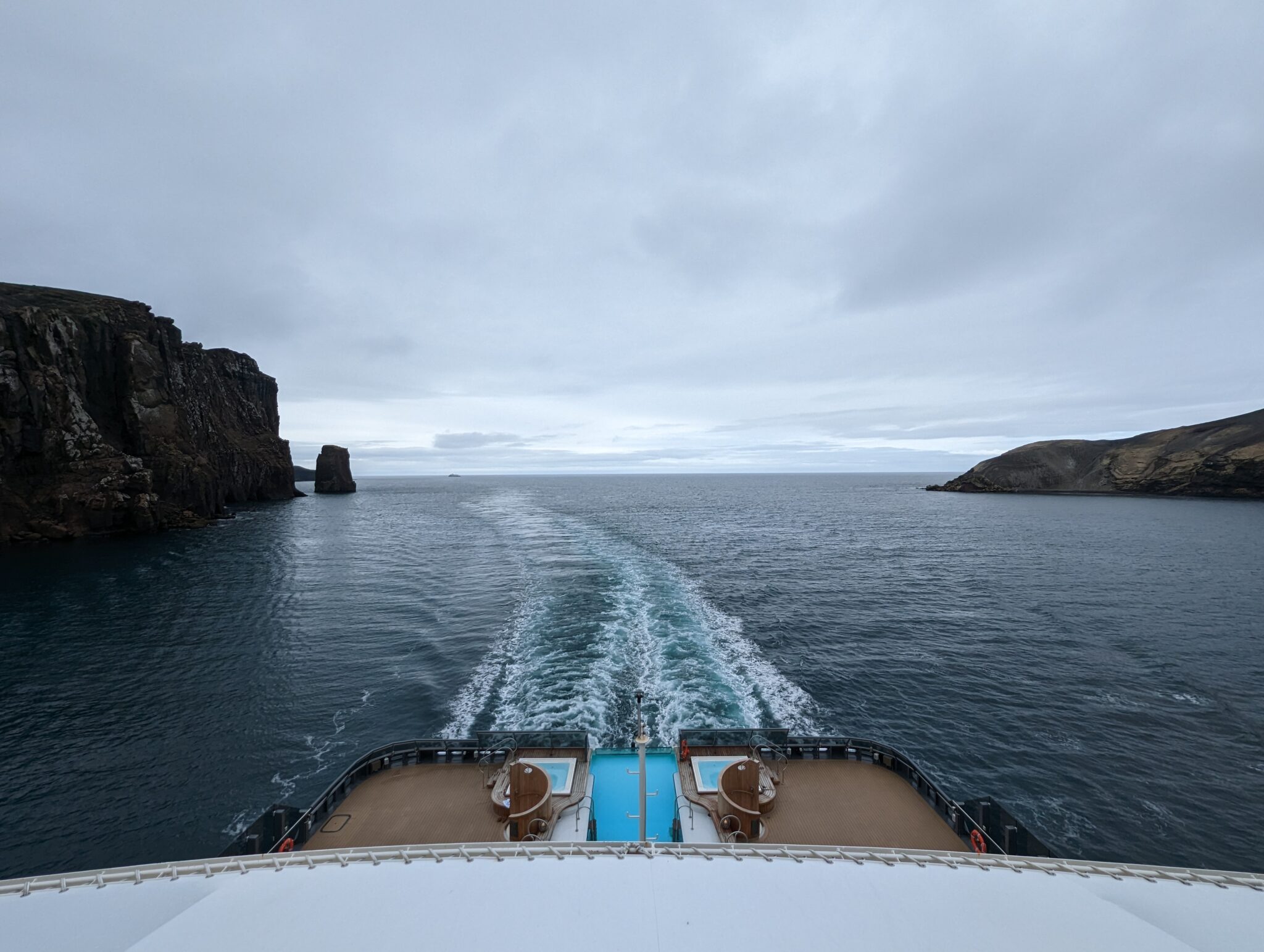 Cruise pools