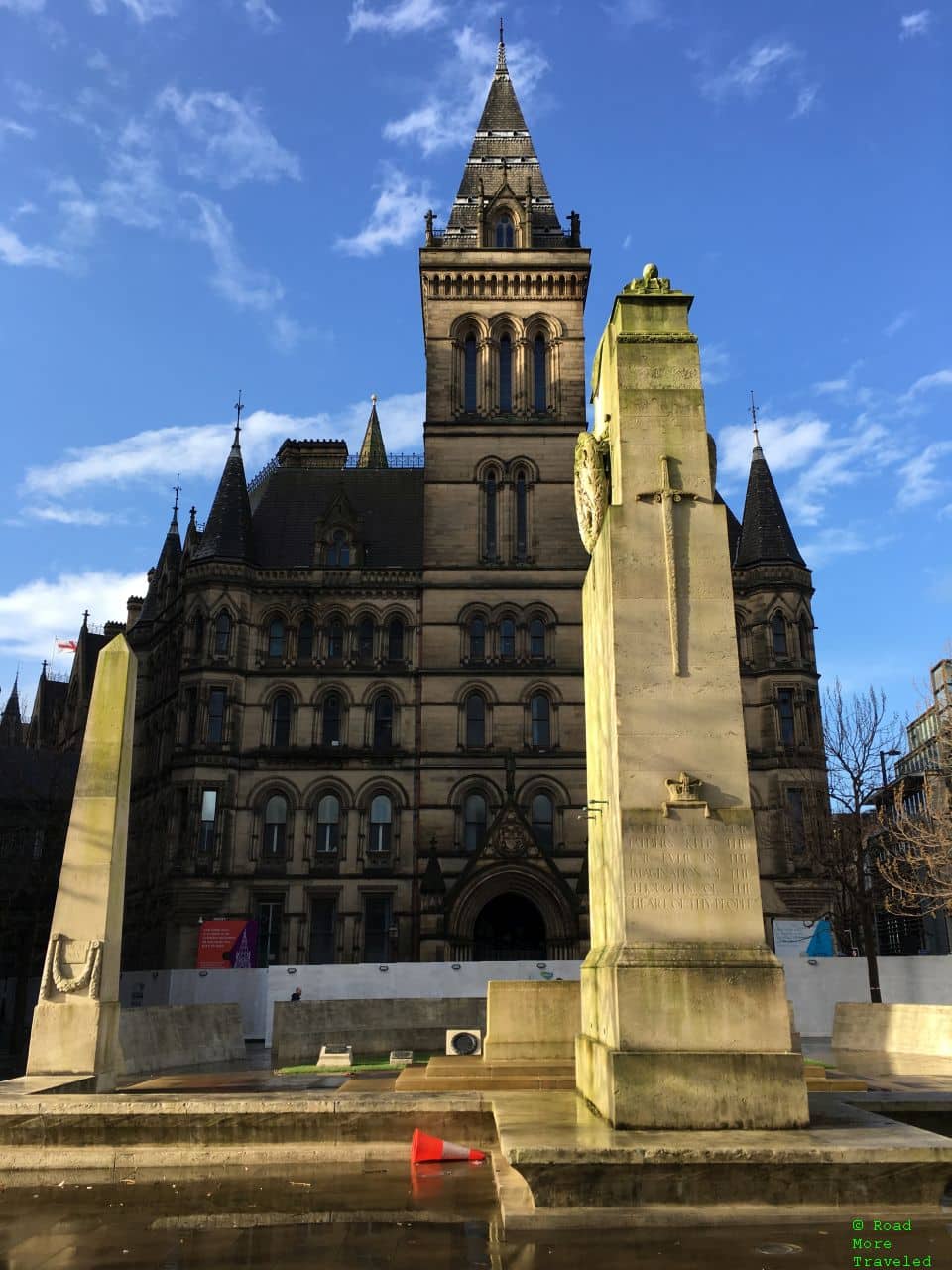 Sunday roasting and more in Manchester - Manchester Town Hall and Cenotaph